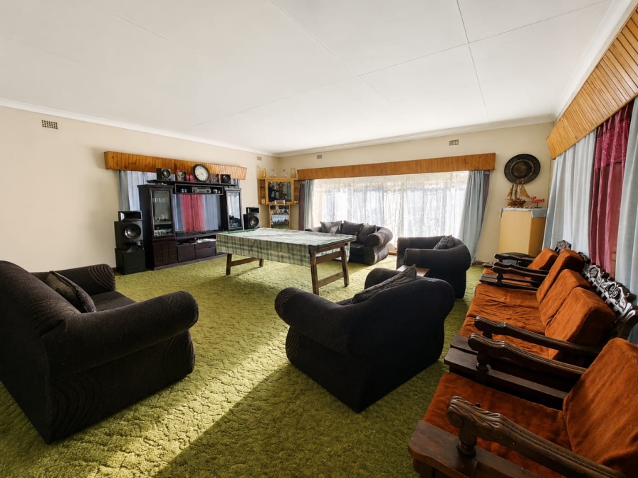 4 Bedroom Property for Sale in Oos Einde North West